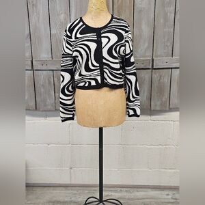 Juniors Cropped So‎ Swirl Cardigan Size LARGE